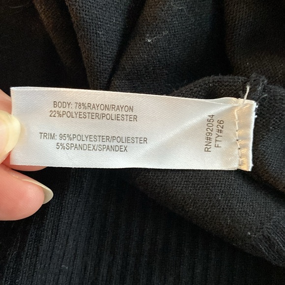 Carolyn Taylor ladies sweater infused with blouse in size small - Picture 5 of 9